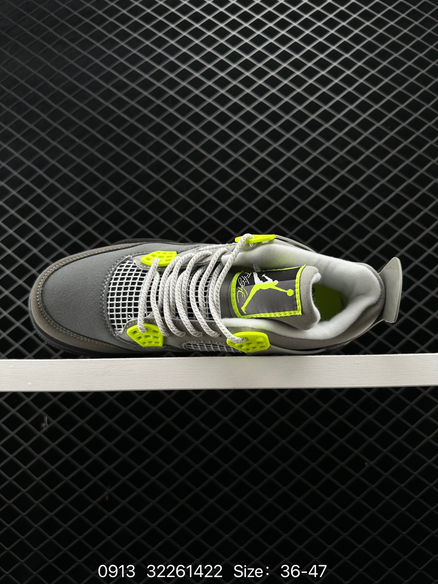 Air Jordan 4 Retro LE 